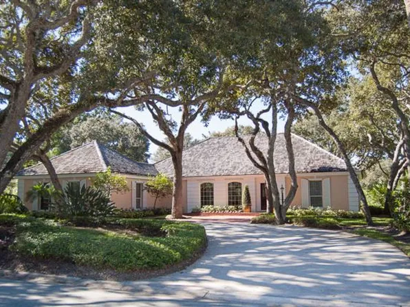 261 Sea Oak Dr, Indian River Shores, FL 32963