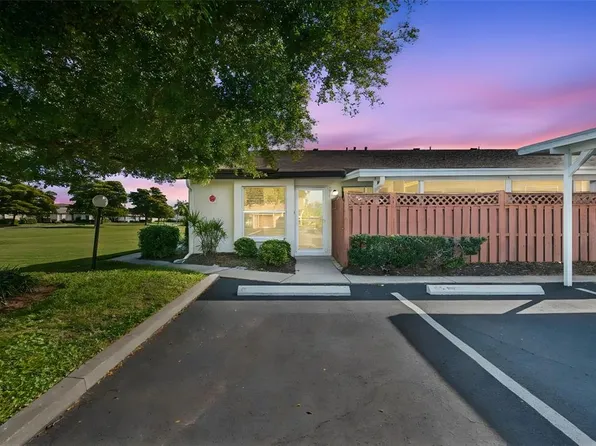 2911 74th St W, Bradenton, FL 34209