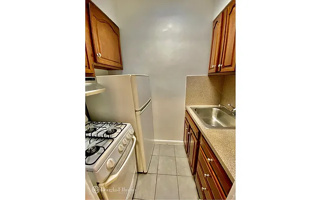 Rented by Douglas Elliman | media 6