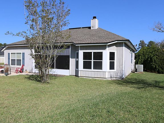 4th image of 2949 Canyon Falls Dr E