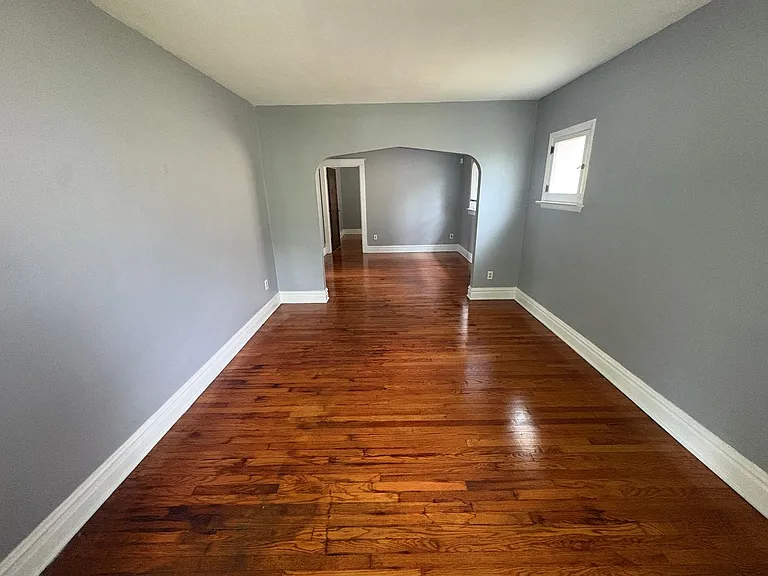 13 N Hartnett Ave — Photo 2