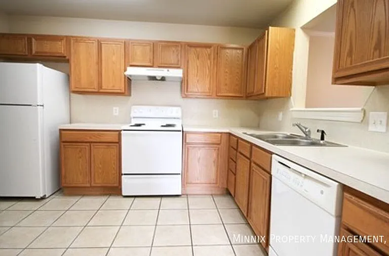 5421 Marshall St #A — Photo 2
