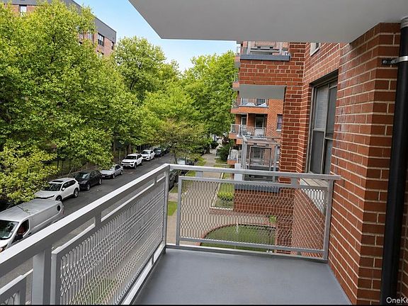 3rd image of 1165 E 54th Street #3S