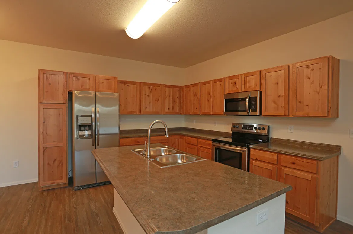 3 bed, 1403 sqft, $2,275 — Photo 3