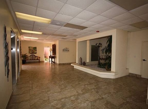 4th image of 201 Vintage Bay Dr Unit 1