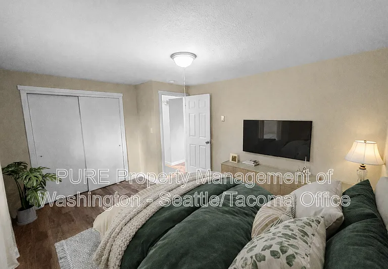 15501 Grant Ave SW #3 — Photo 3