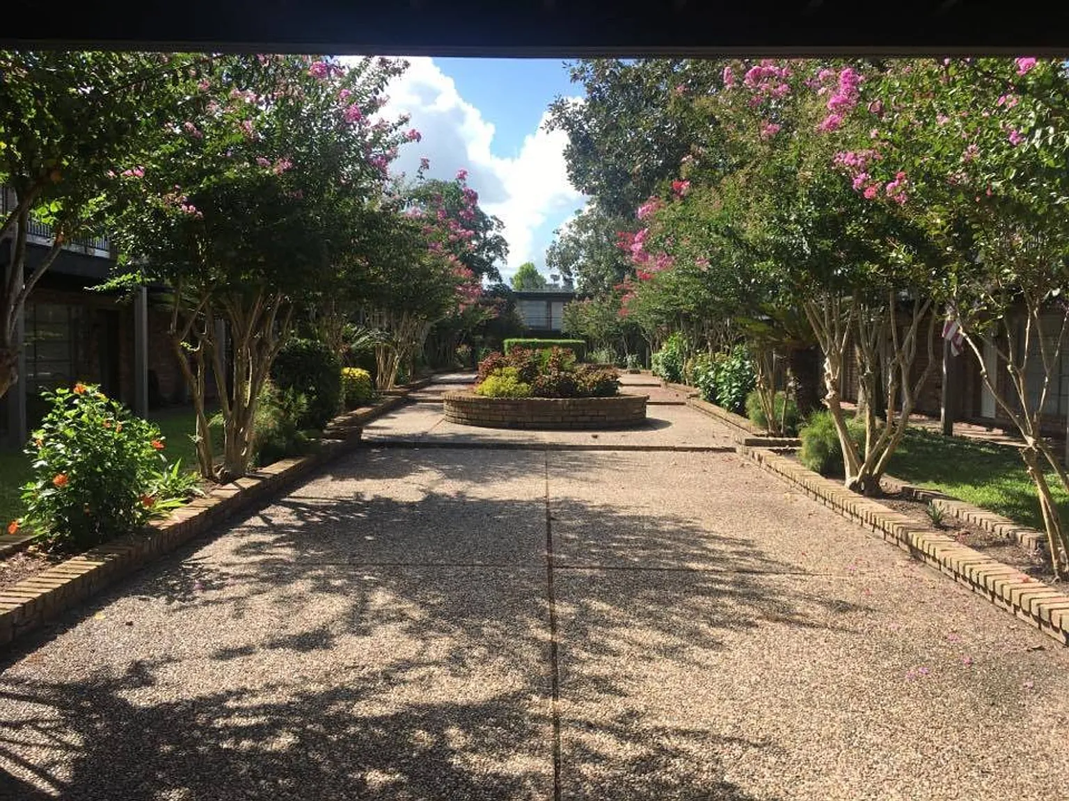 Live Oak Gardens — Photo 3