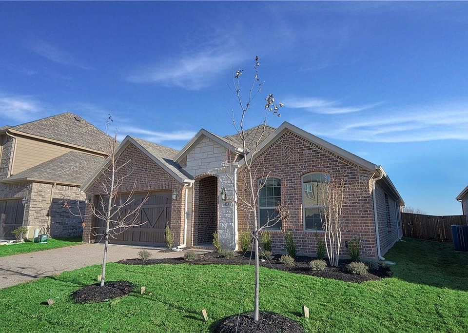1st image of 453 Bentley Dr