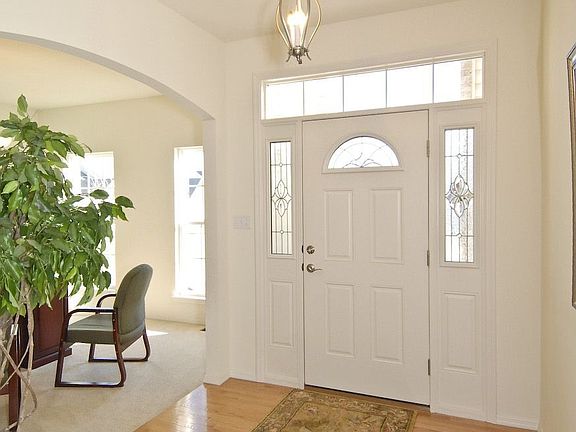 Arched Opening from Foyer to Dining Rm/Study