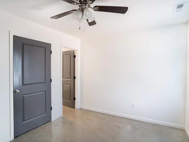 526 Gadsden Rd NW — Photo 5