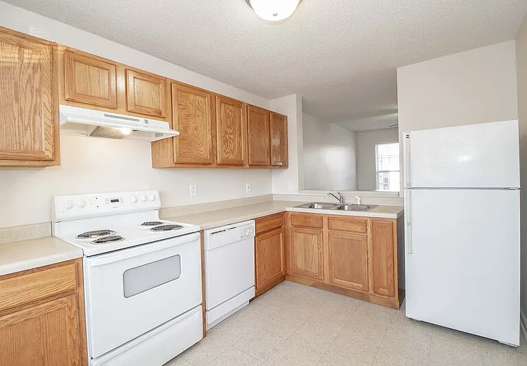 299 Raleigh Dr — Photo 3