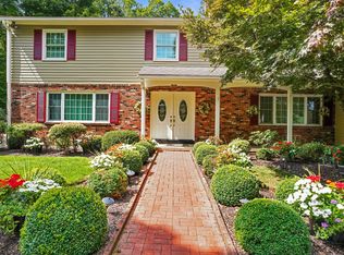 35 Red Barn Rd, Trumbull, CT 06611