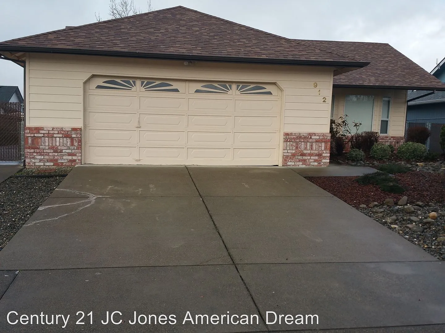 912 Delsie Dr photo 1