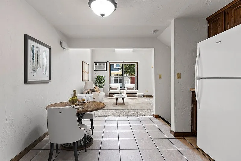 1 bed, 1.0 bath, 697 sqft, $999 — Photo 3