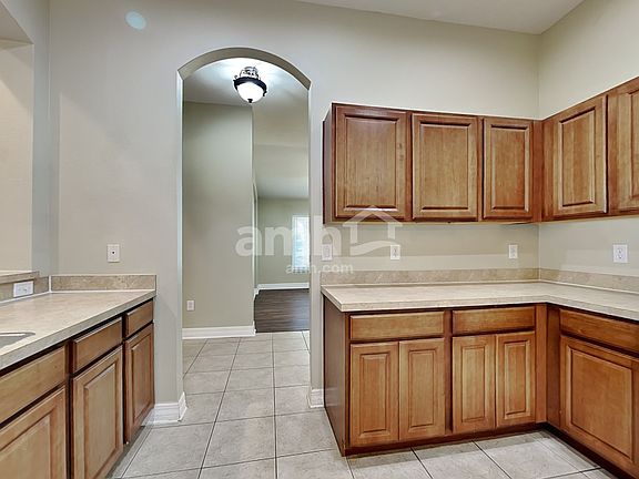 3rd image of 6704 Cambridge Park Dr