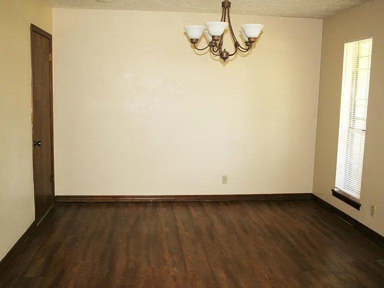 4019 Coventry Ln — Photo 11