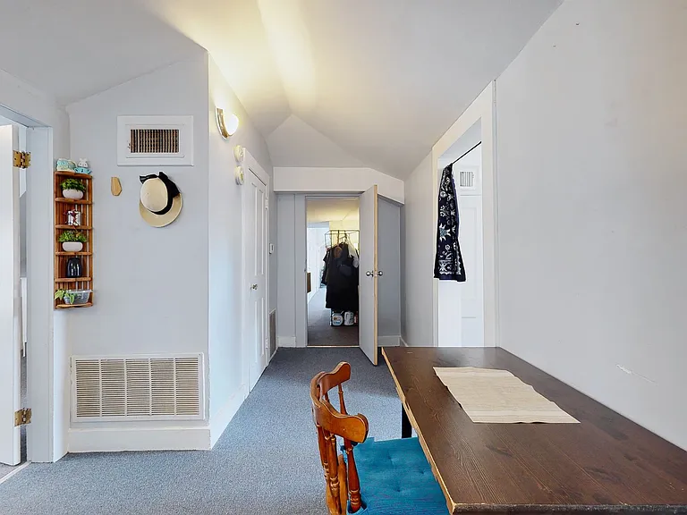 38 Trumbull St — Photo 8