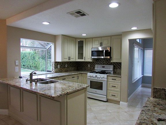 5th image of 78635 Carnes Cir