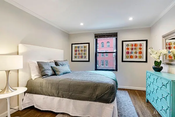 Sold by Anchor Associates | media 5