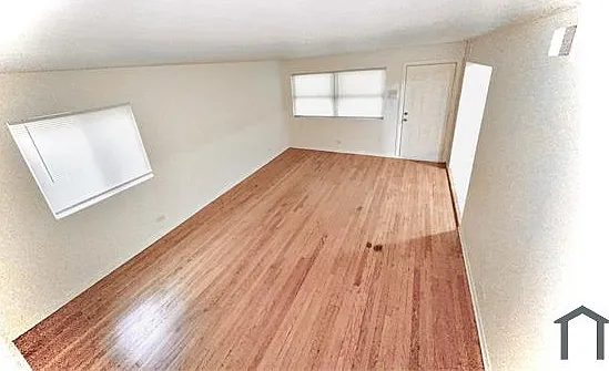 8149 S Exchange Ave — Photo 6