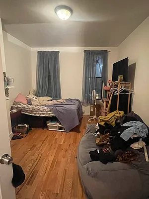 Rented by Delmark Realty LLC | media 9