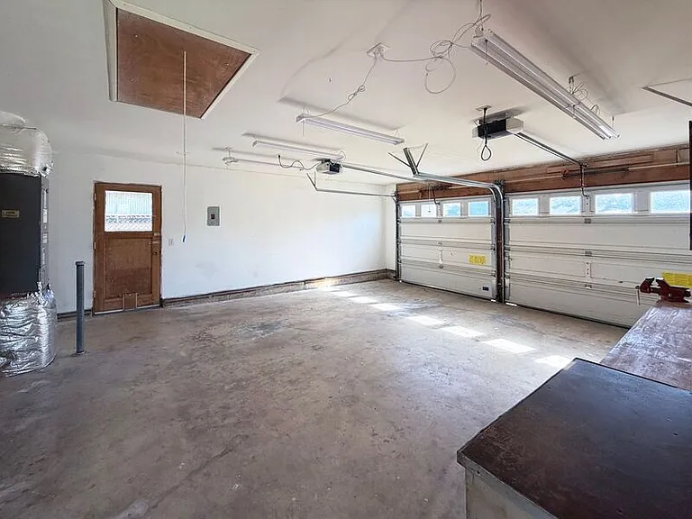 184 Lynnbrook Dr — Photo 16