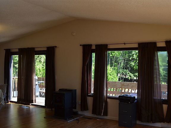 3rd image of 1281 Overhill Dr