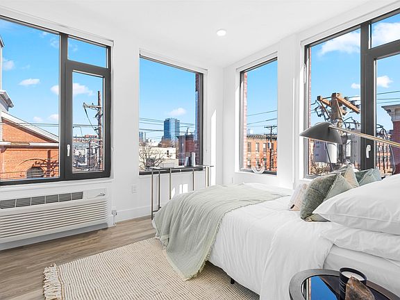 5th image of 327 Communipaw Ave #3003