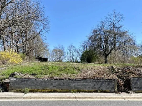 660 Tazewell St, Wytheville, VA 24382