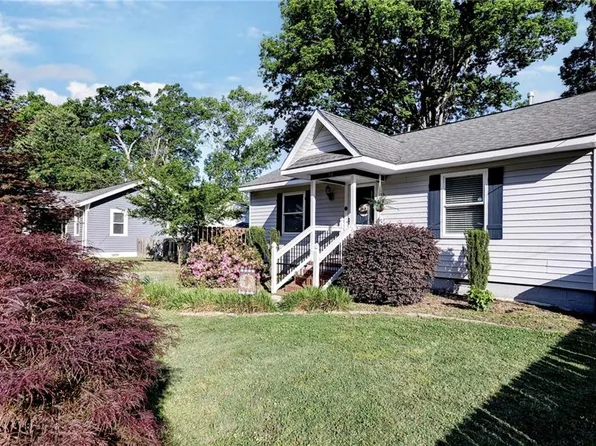 38 Parker Ave, Newport News, VA 23606