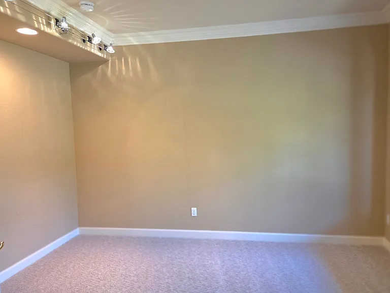 206 Murcia Ct — Photo 31