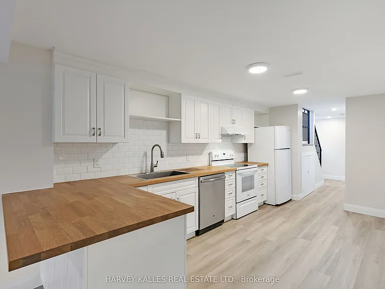242 Acton Ave #LOWER — Photo 9
