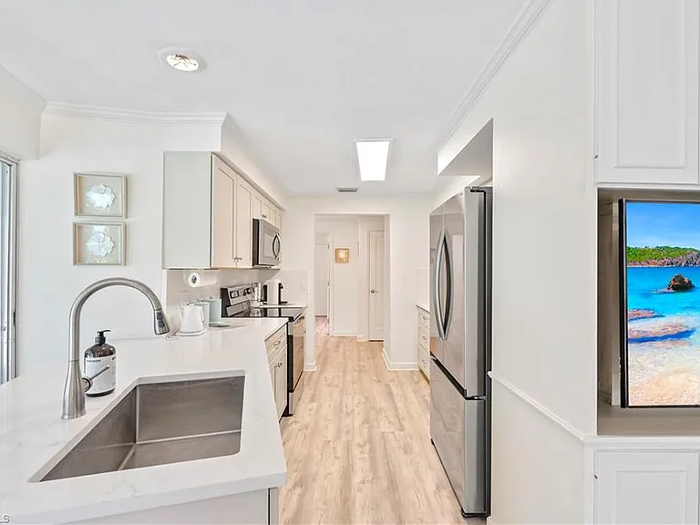 2125 Marina Dr — Photo 16