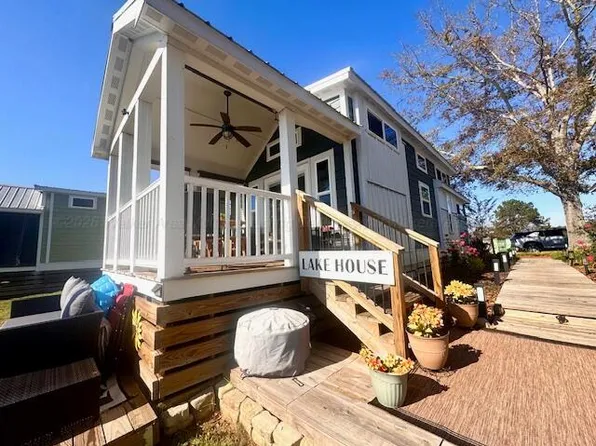 5 Summit Ave, Talladega, AL 35160