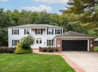 9880 Applewood Dr, North Royalton, OH 44133