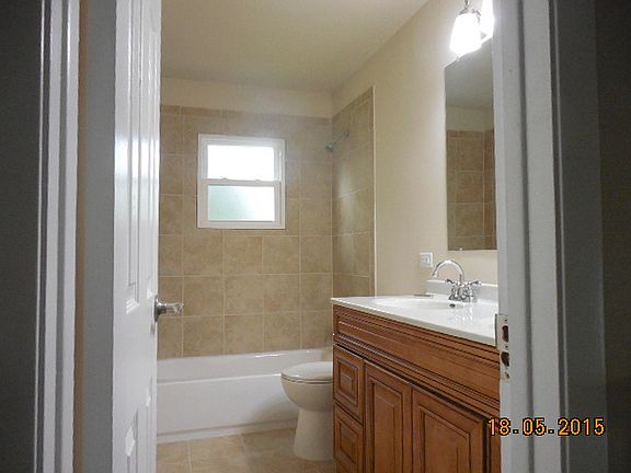5th image of 1530 Walnut Ave