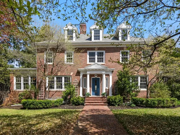 405 Commonwealth Ave, Newton, MA 02459