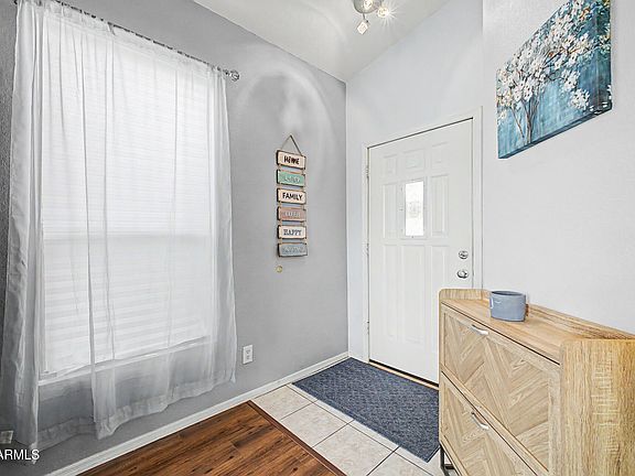 3rd image of 1094 S SIERRA Street