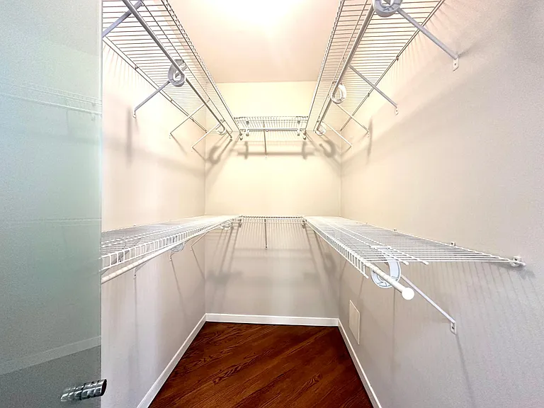 1635 W Cortland St #301 — Photo 19