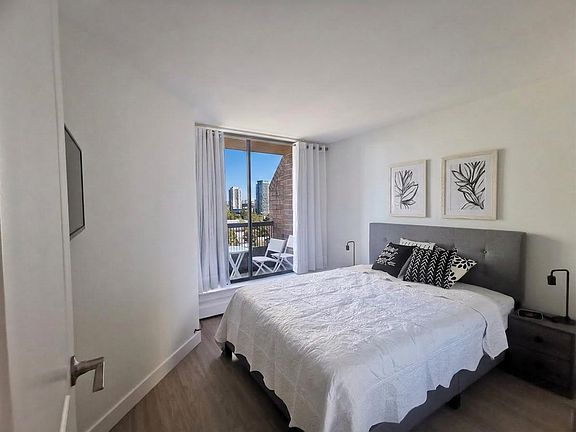 2nd image of 1330 Burrard St #806