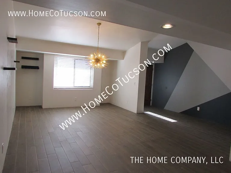 3668 N Royal Prince Ct — Photo 5