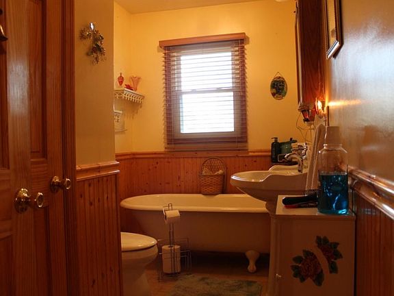 5th image of 224 Garfield Dr