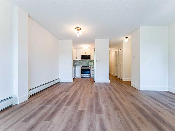 5th image of 624 S 2nd Ave NW #4
