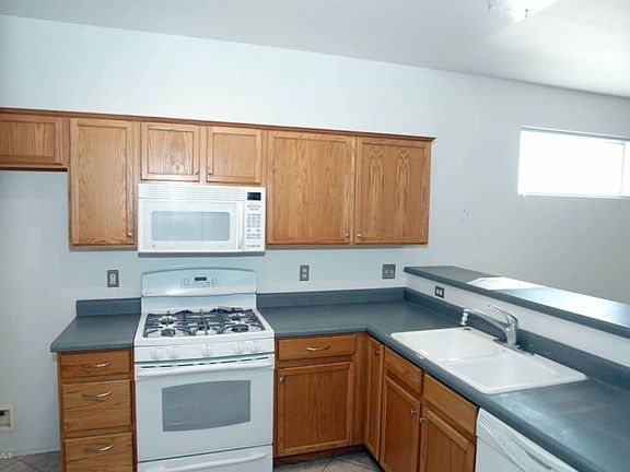 3rd image of 1811 W Waterleaf Dr