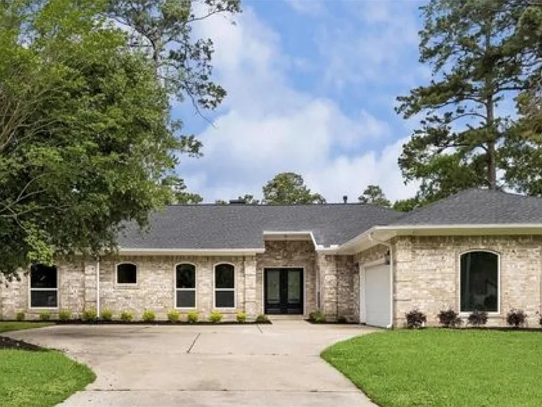 20435 Perryoak Dr — Photo 1