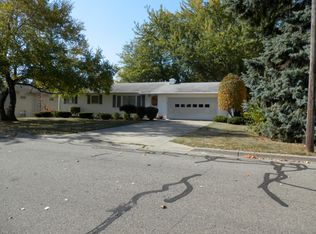 800 Nottingham Dr, Sturgis, MI 49091