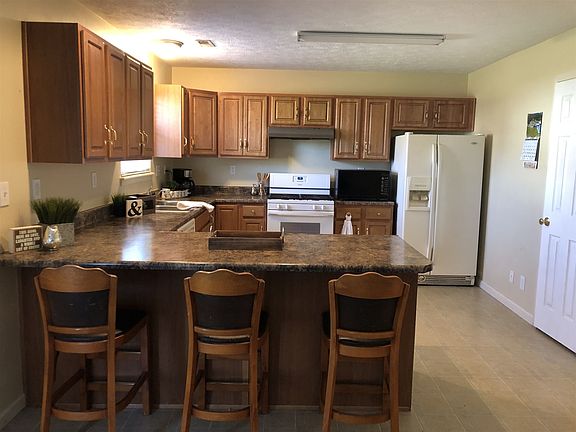 4th image of 3220 Morallion Dr