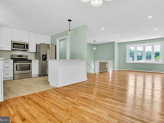 4th image of 7000 Nottingham Ct