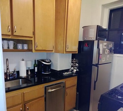 2nd image of 515 Cathedral Pkwy #8OH