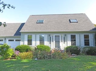 199 Maplewood Dr, Shelburne, VT 05482